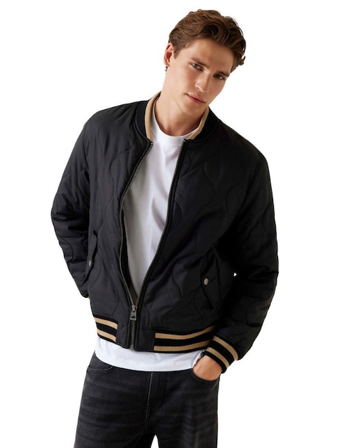 Chamarra bomber Guess con bolsillos para hombre