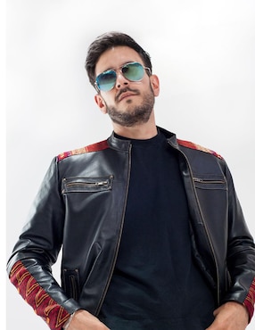 Chamarra Angelozano de piel con bolsillos para hombre