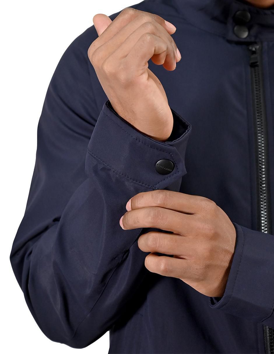 Chamarra con bolsillos para hombre 3