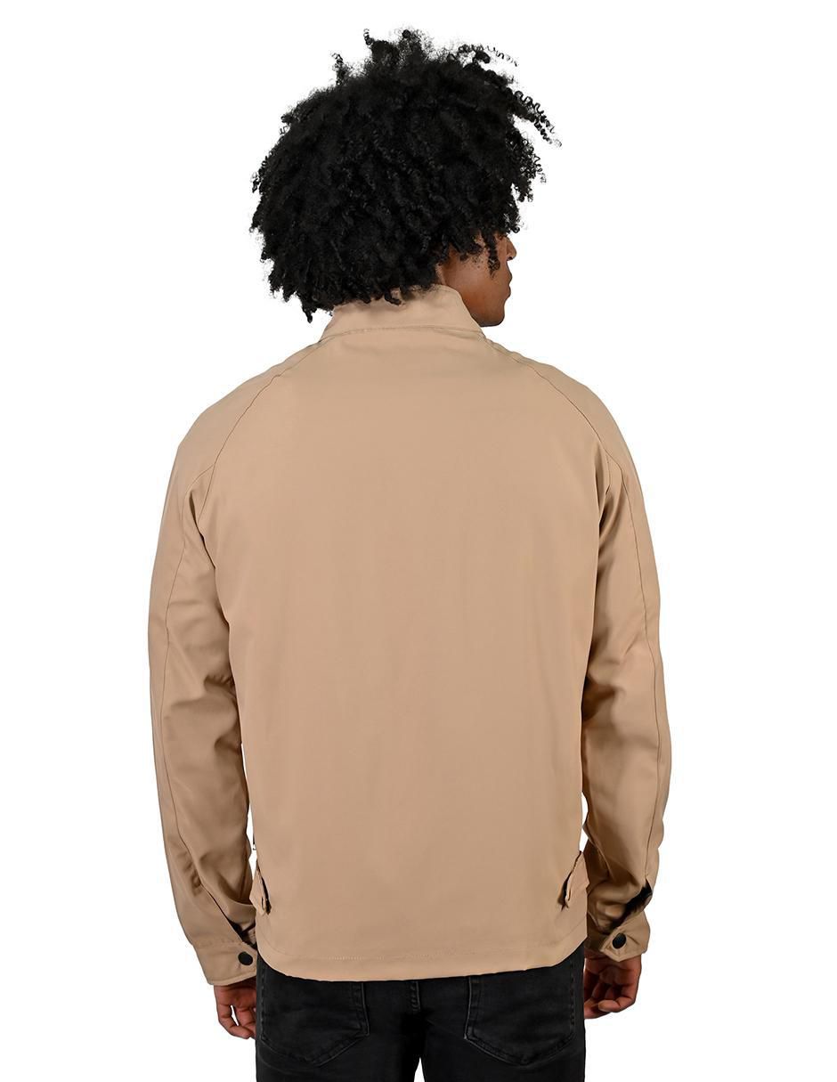 Chamarra con bolsillos para hombre 4