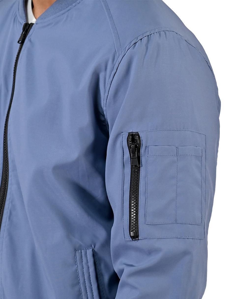 Chamarra con bolsillos para hombre 3