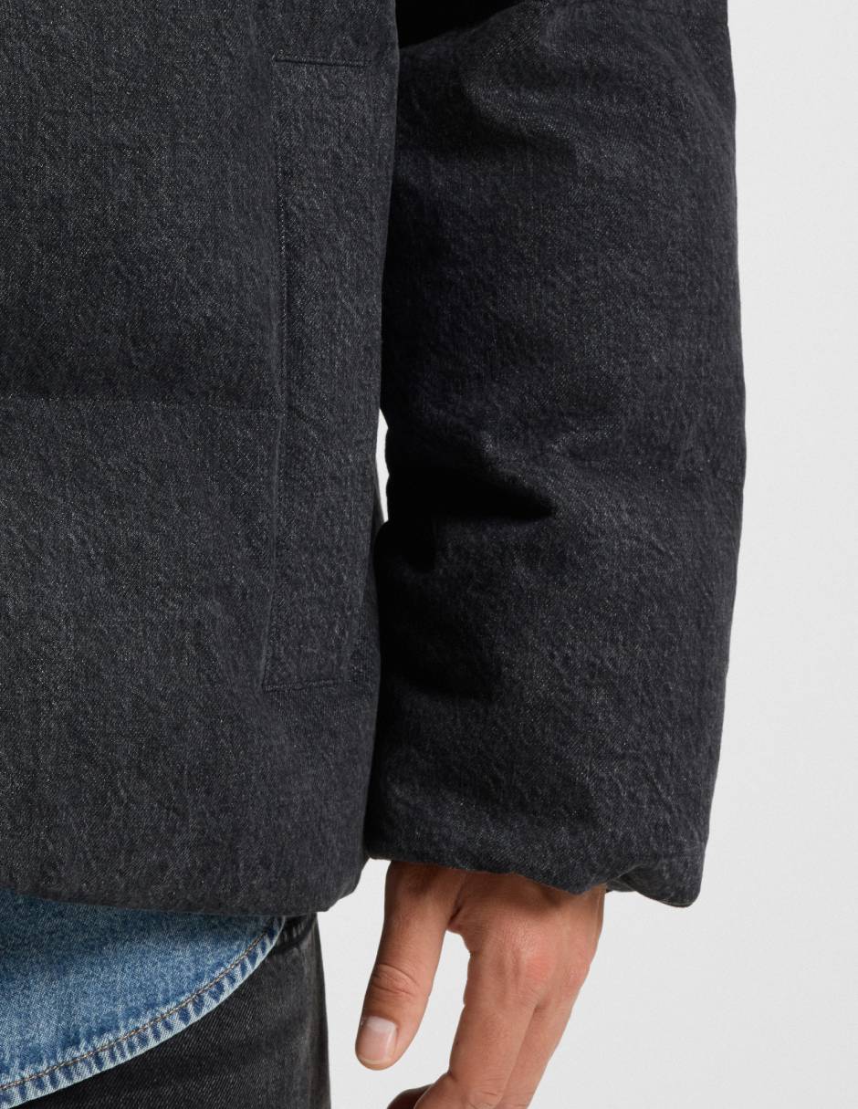 Chamarra acolchada con capucha y bolsas para hombre 3