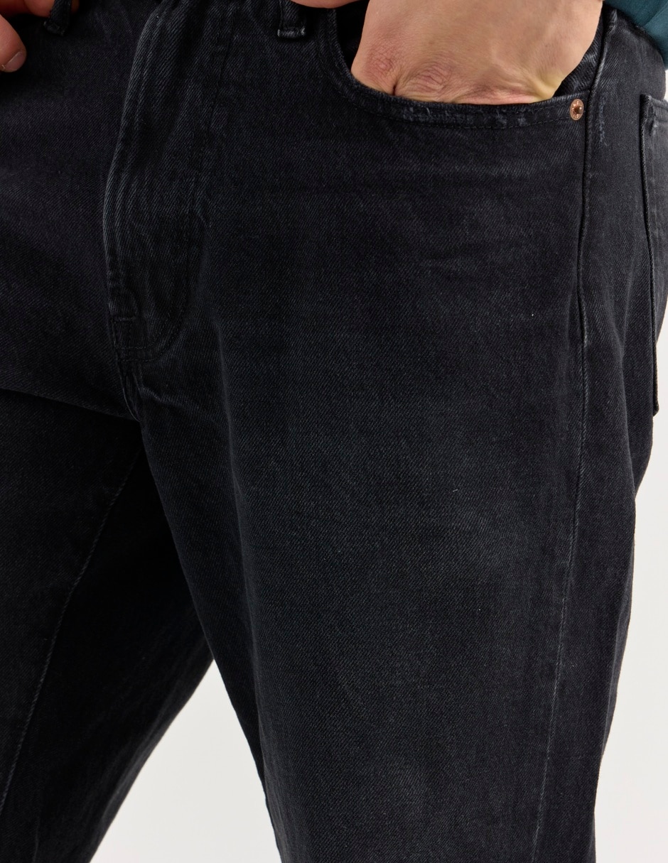 Jeans straight lavado obscuro para hombre 4
