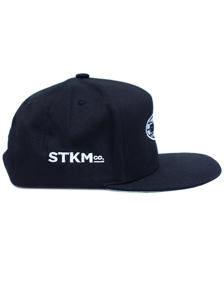 Gorra visera plana broche casual 
unisex 2