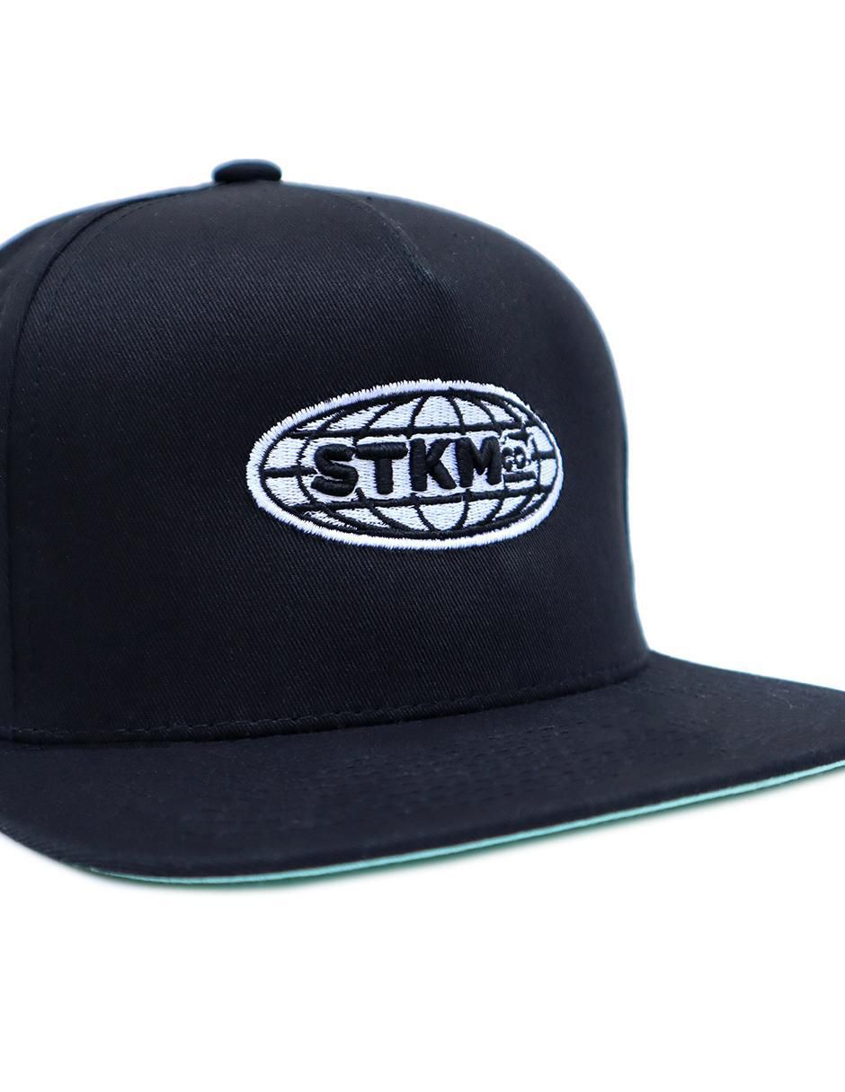 Gorra visera plana broche casual 
unisex 3