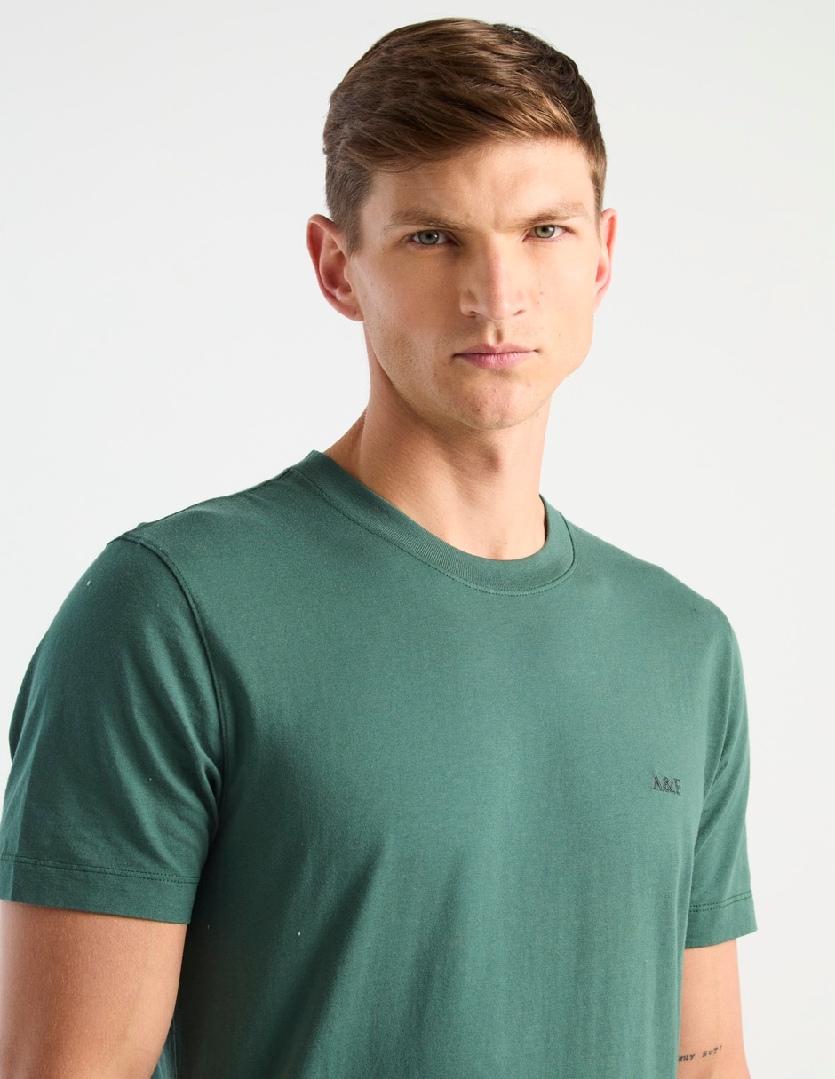 Set playera cuello redondo para hombre 4