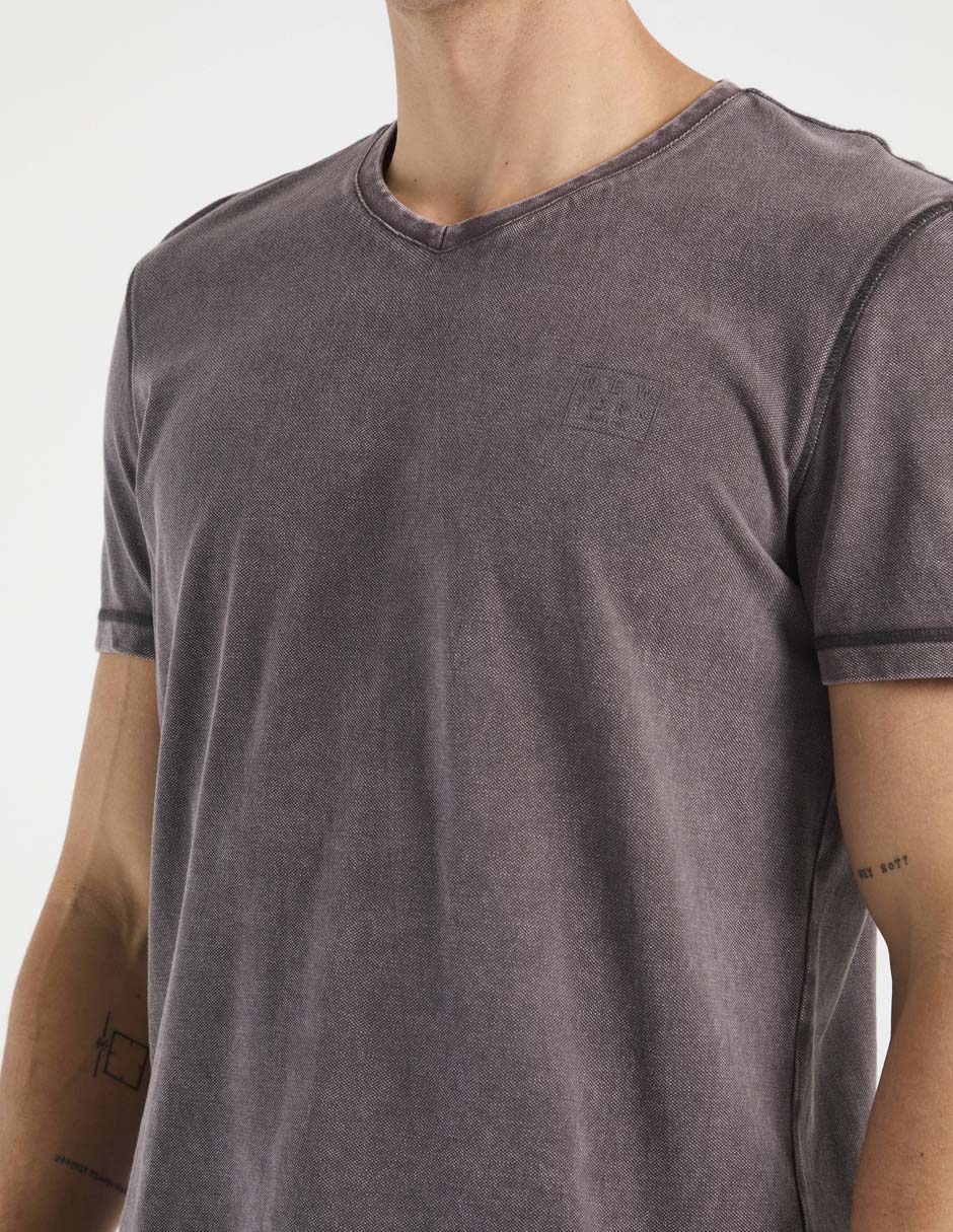 Playera cuello v para hombre 4