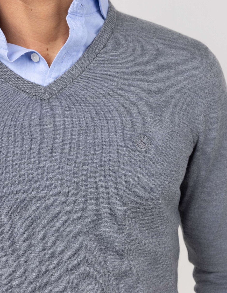 Suéter cuello V para hombre 5