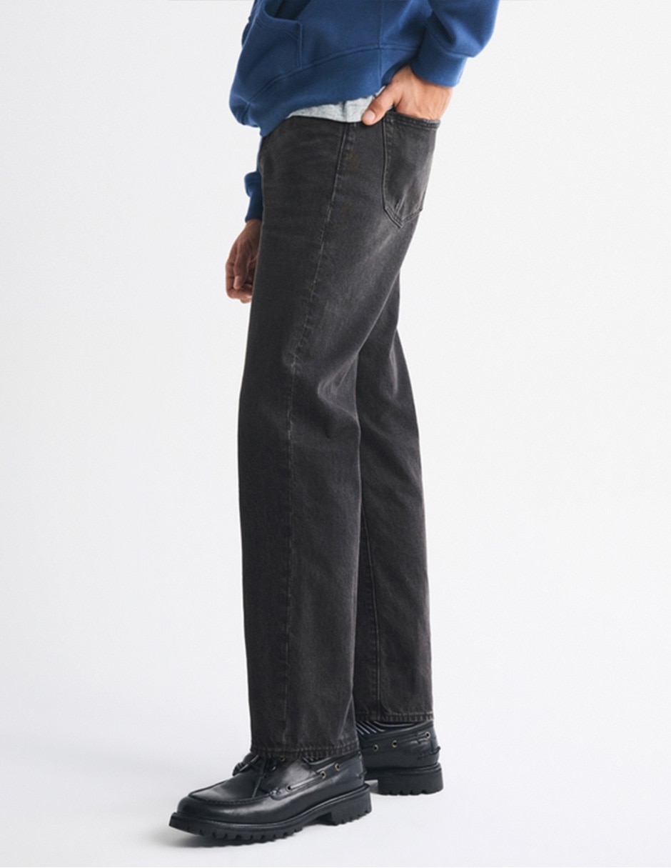 Jeans straight lavado obscuro para hombre 4