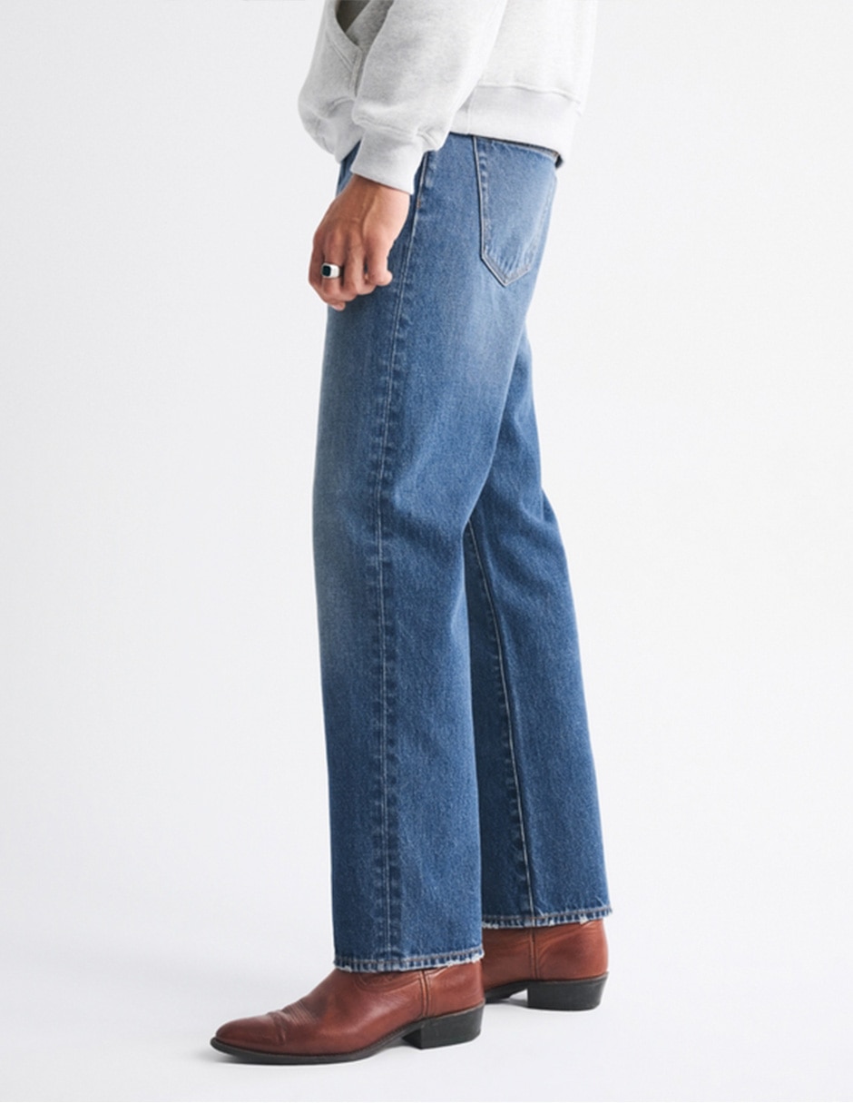 Jeans straight deslavado para hombre 13
